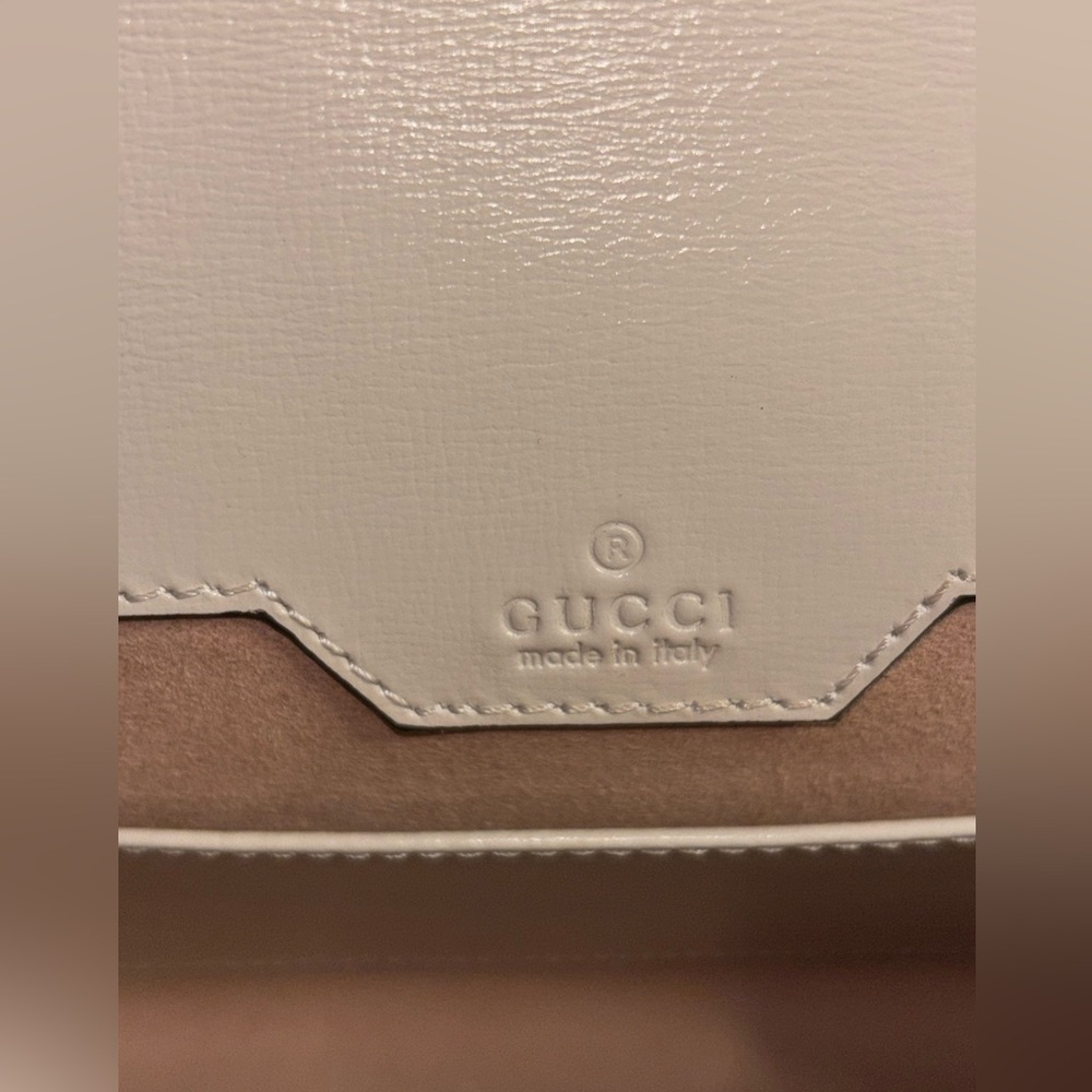 Gucci White Leather Crossbody with Green & Red Web Strap - Picture 3 of 12